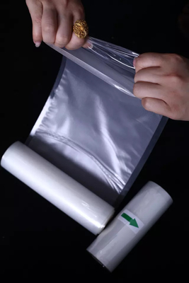 PE PA Vaccum Seal Roll ถุงซีลสูญญากาศพลาสติกลายนูนม้วนสำหรับไมโครเวฟ