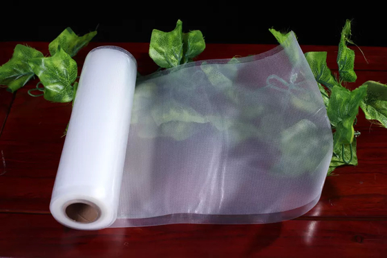 PE PA Vaccum Seal Roll ถุงซีลสูญญากาศพลาสติกลายนูนม้วนสำหรับไมโครเวฟ